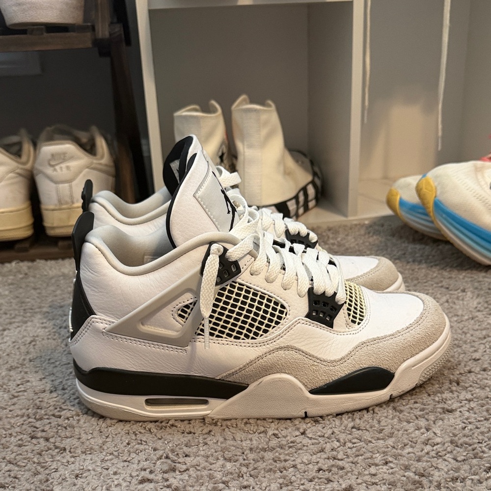 Air Jordan 4 Retro “Military Black” MENS 7.5 WOMENS 9
